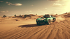 Oldtimer-Rallye-Auto in der Wüste spritzt Dreck hinein | Stock Illustration