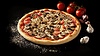 Deliciosa pizza con champiñones, tomates y garli | Ilustración