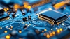Elektronischer Mikrochip auf leuchtender Leiterplatte | Stock Foto