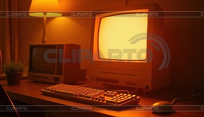 Escena de computadora retro con viejo monitor CRT, puesta de sol | Ilustración de alta resolución |ID 7620508