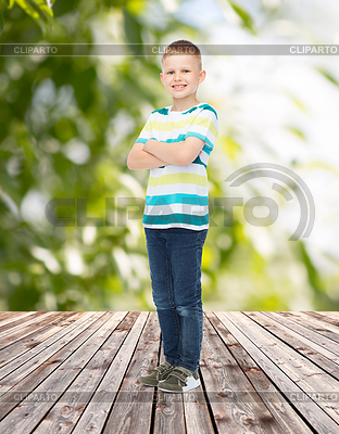 Niño sonriente en ropa casual | Foto de alta resolución |ID 4469954