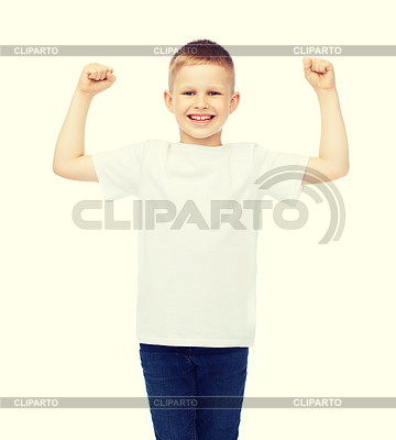 Niño pequeño en los músculos blanco camiseta que muestra en blanco | Foto de alta resolución |ID 4815488