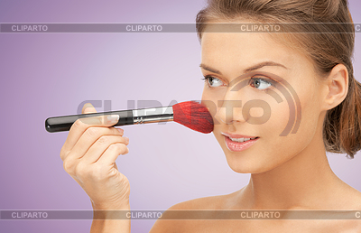 Junge Frau mit Make-up Pinsel | Foto mit hoher Auflösung |ID 4866936