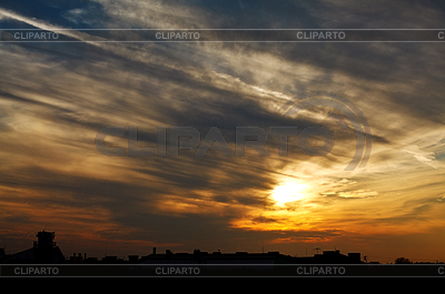 Sonnenuntergang über der Stadt | Foto mit hoher Auflösung |ID 3997390