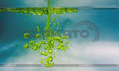 Aceite en agua | Foto de alta resolución |ID 4228181